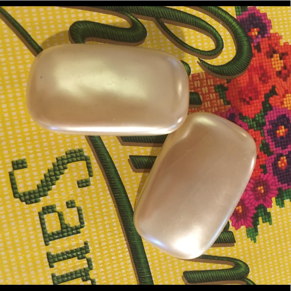 Vintage Pearlescent Plastic Oyster Clip-Ons
